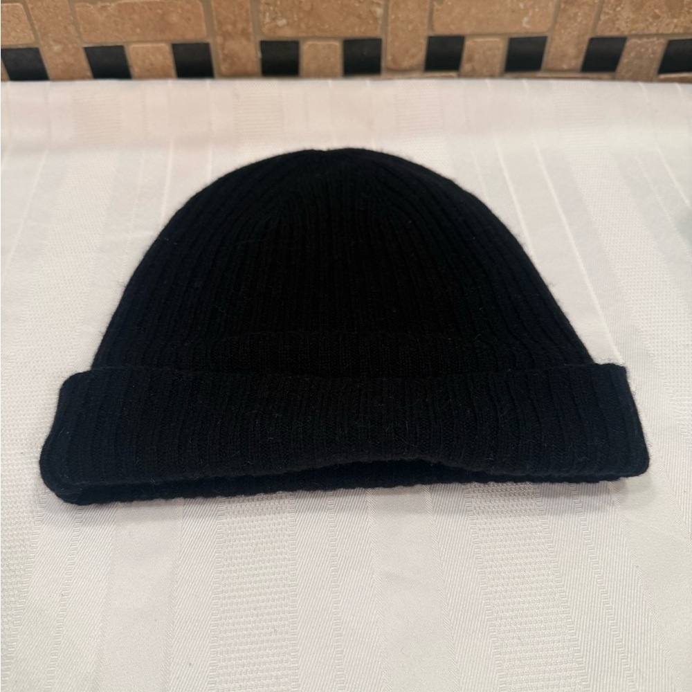 NWOT ALO Yoga Dark Ribbed Knit Hat - Picture 2 of 3